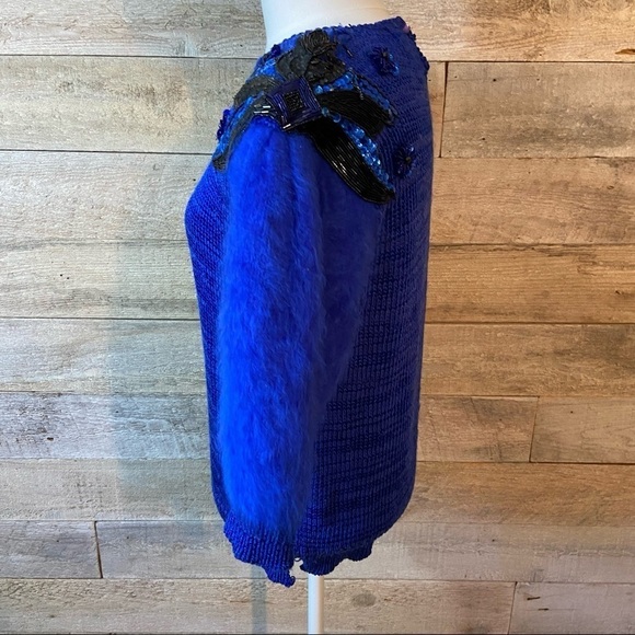 Vintage Nordstrom women’s sweater in size x-small - Picture 2 of 11